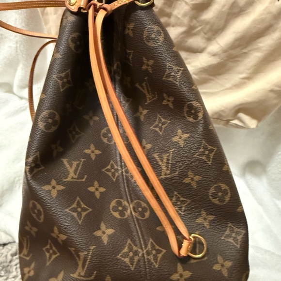 Louis Vuitton Monogram Neverfull GM Tote Bag - Picture 5 of 15